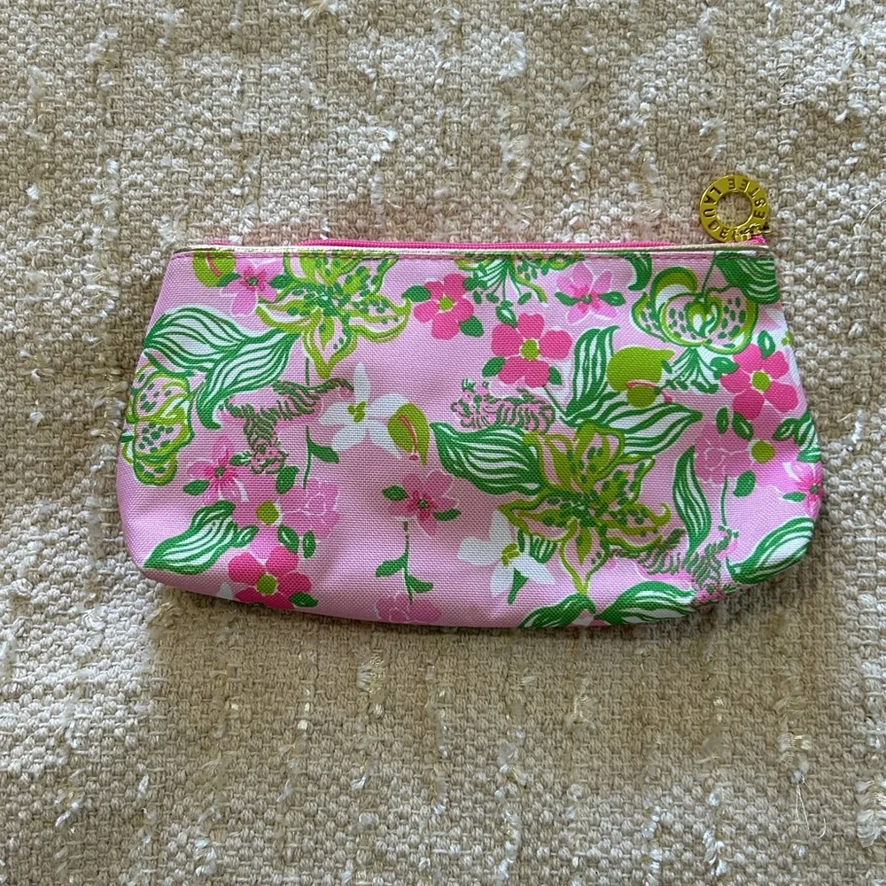 LILLY PULITZER X ESTEE LAUDER | Floral Makeup Bag - Picture 5 of 10